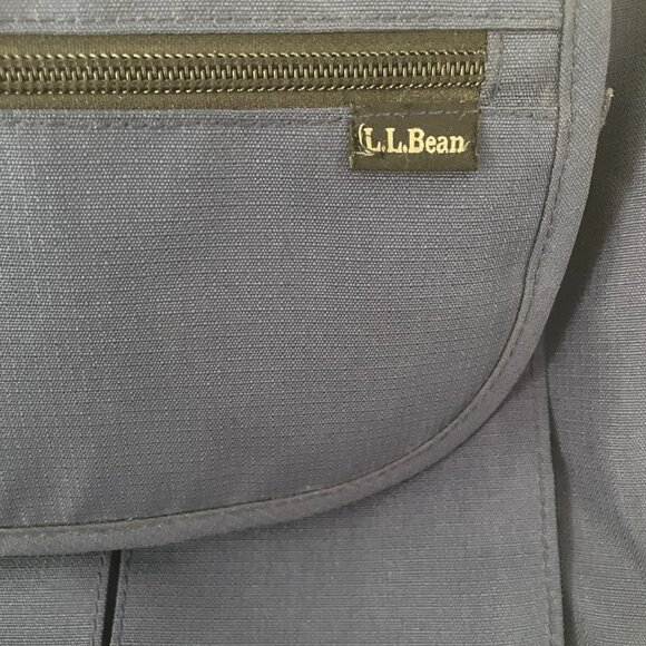 L.L.Bean Navy Messenger Nylon Bag - Picture 2 of 7